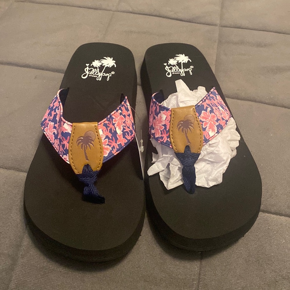 Summer ready with these cute flip flops!